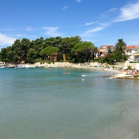 Apartments With A Parking Space Rab - 16359 Banjol Εξωτερικό φωτογραφία