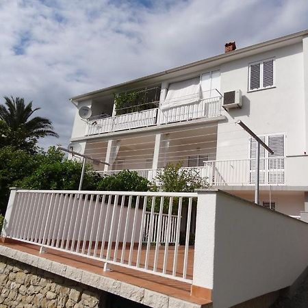 Apartments With A Parking Space Rab - 16359 Banjol Εξωτερικό φωτογραφία