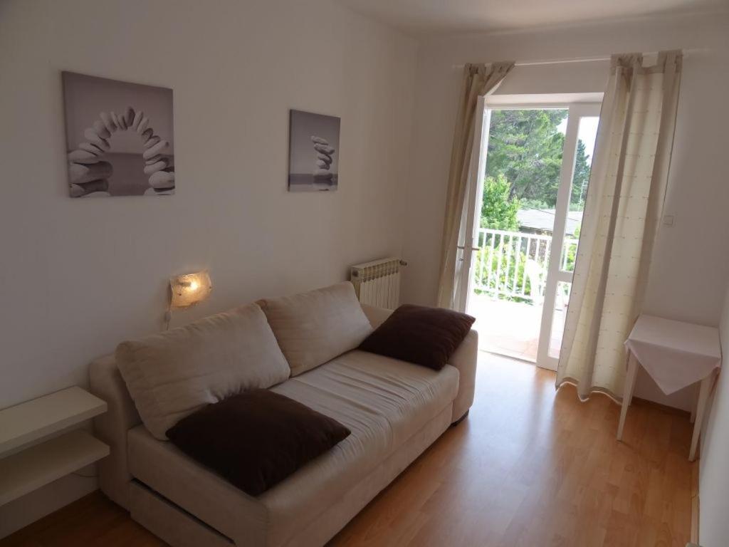 Apartments With A Parking Space Rab - 16359 Banjol Εξωτερικό φωτογραφία