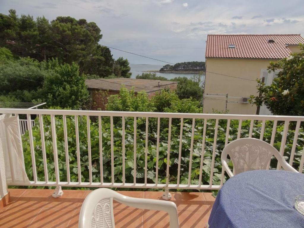 Apartments With A Parking Space Rab - 16359 Banjol Εξωτερικό φωτογραφία